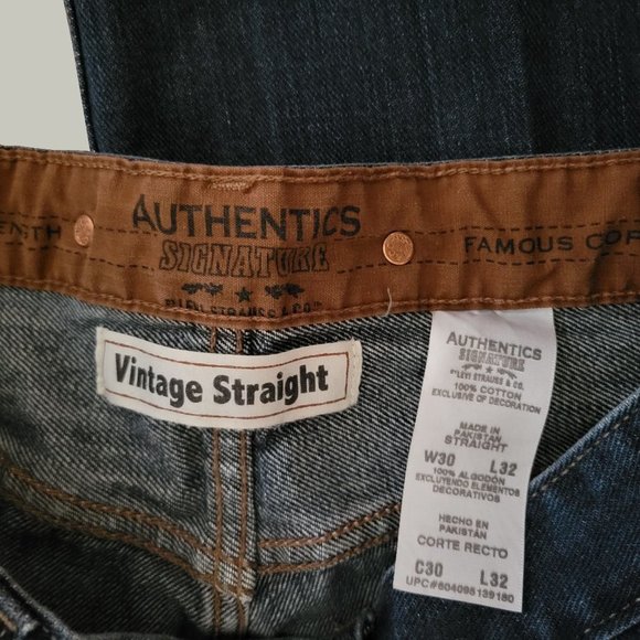 Levi Strauss Mens Vintage Straight Cut Denim Jeans  Size 30x32 - Picture 2 of 3